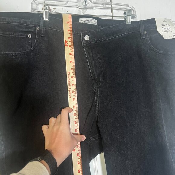 Abercrombie The '90s Straight Ultra High Rise Jeans Black CURVE LOVE Size 37 24S - Picture 10 of 16